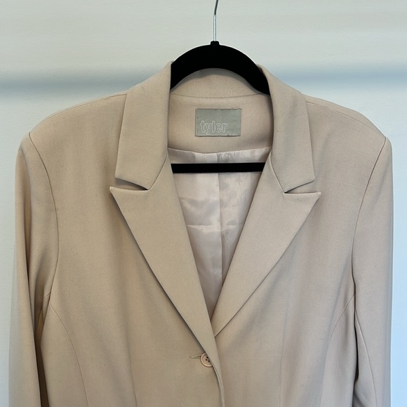 Tyler Blazer - Picture 2 of 11